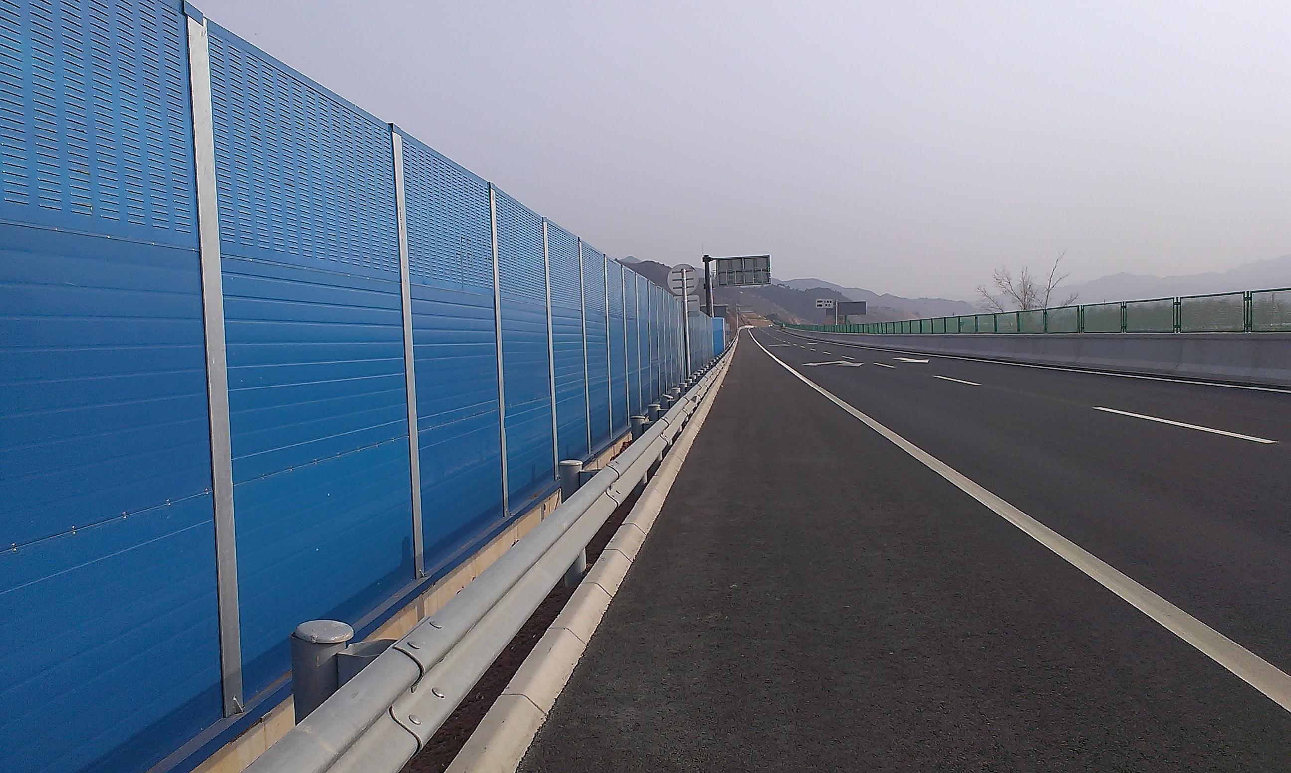 <a href=http://www.6664777.com/news_article?news_id=136>公路聲屏障</a>