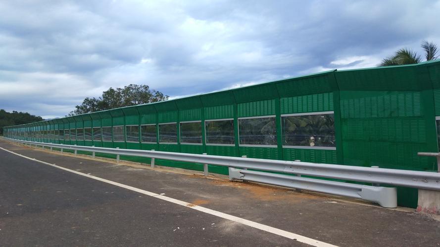 <a href=http://www.6664777.com/news_article?news_id=144>天津道路聲屏障</a>